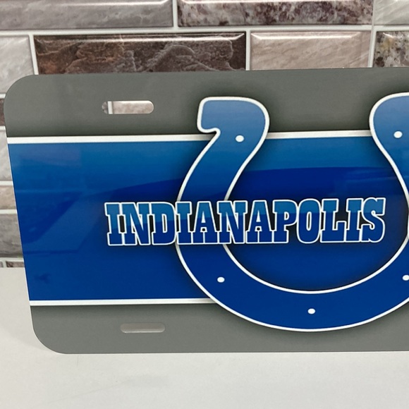 Indianapolis Colts License Plate With Cup Holder Inserts - Picture 2 of 5